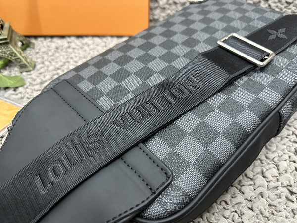 ルイヴィトンバッグ角部分ディテール